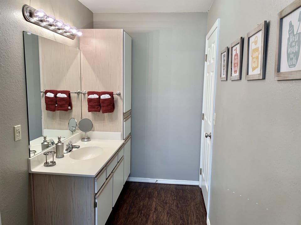 King Master Bathroom