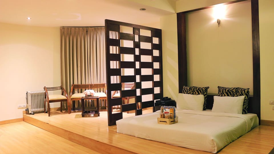 Suite Room | Premium bedding, in-room safe, individually furnished, desk
