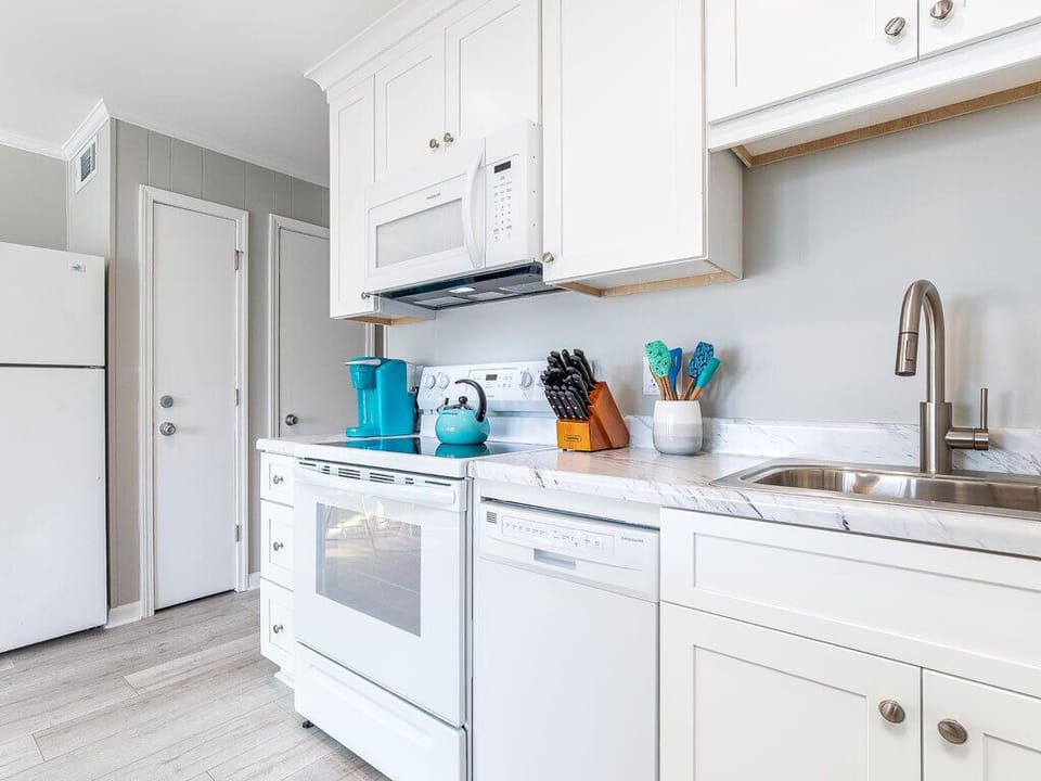 Fully equipped kitchen with Keurig