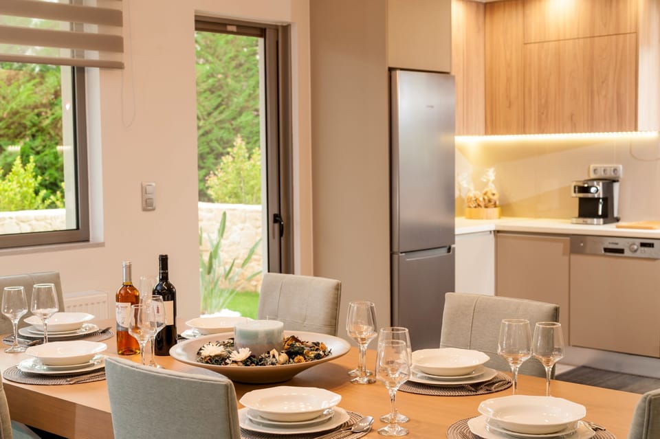 Luxury House | Living area | Smart TV, Netflix, DVD player, streaming services
