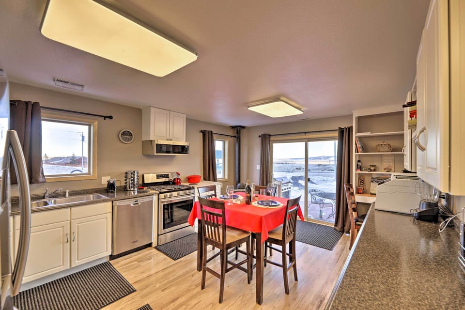 Kitchen | Toaster | Trash Bags & Paper Towels