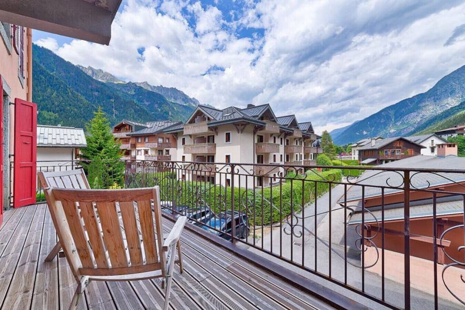 Balcony Maris Paradis studio apartment central Chamonix
