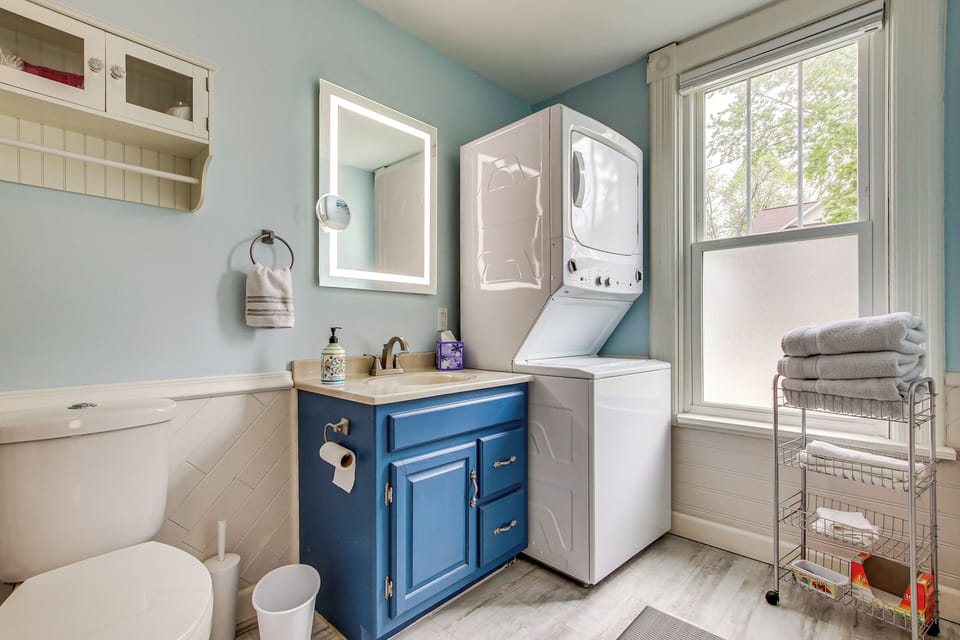 En-Suite Bathroom | Washer & Dryer | Iron & Board | Laundry Detergent