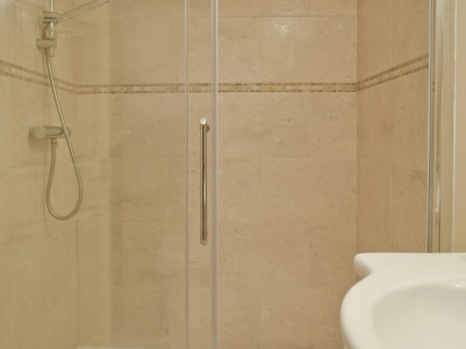 En-Suite shower | Sunrise, Kings Coughton, near Alcester