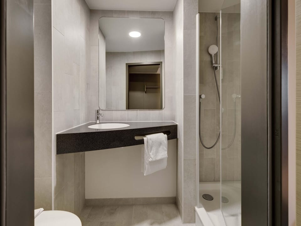 Shower, towels, soap, shampoo