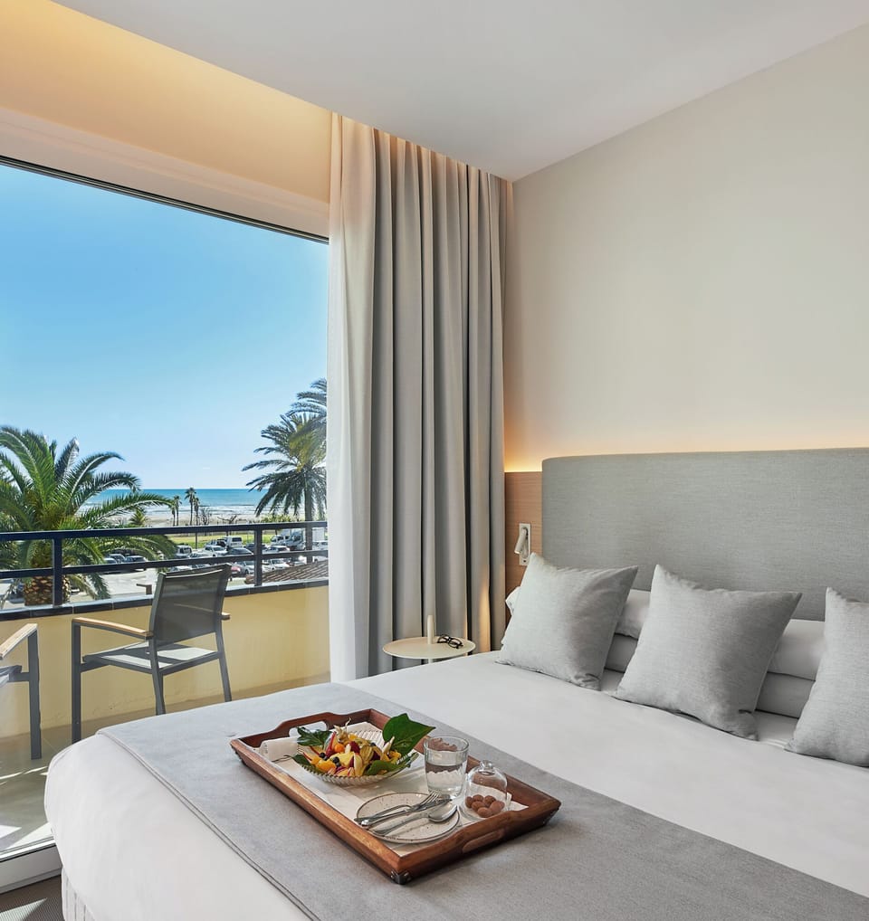 Junior Suite, Sea View | In-room safe, desk, free WiFi
