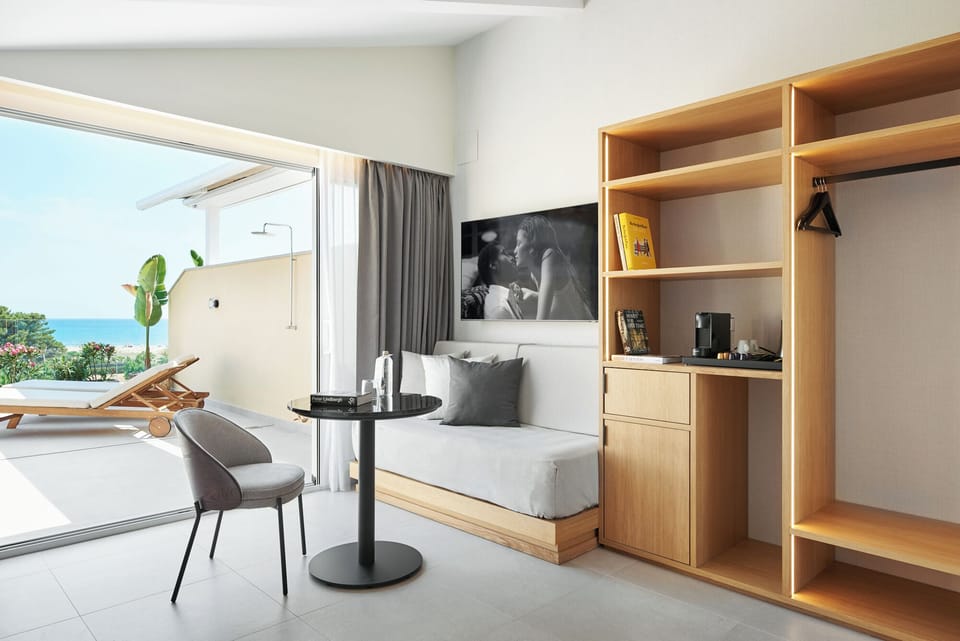 Suite, Sea View | In-room safe, desk, free WiFi