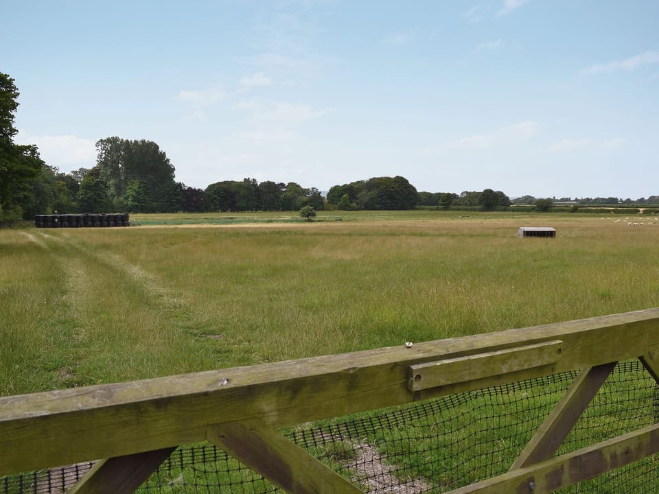 Surrounding area | West End Farm Cottages - Dragonfly Cottage, Brompton by Sawdon