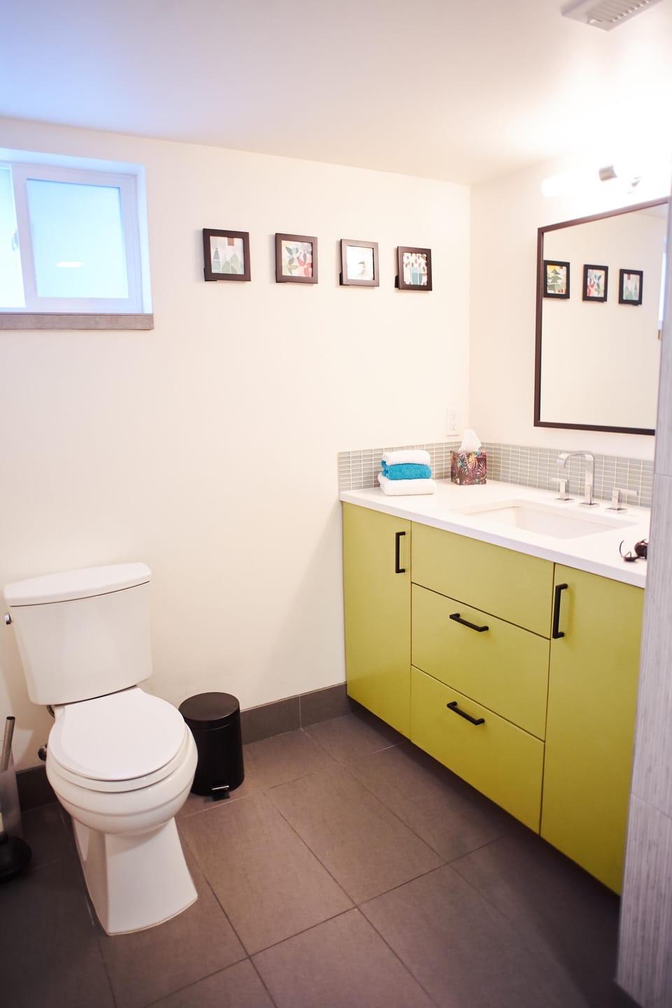 We supply towels, sheets, shampoo, conditioner and body soap all the essentials are here.