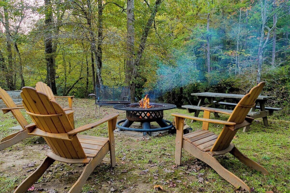 Fire Pit & Picnic Table Area by the river