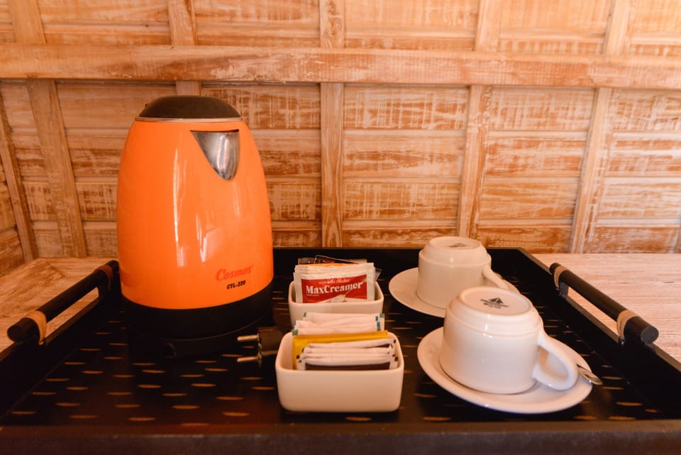 One Bedroom Bungalow with Pool View | Coffee and/or coffee maker