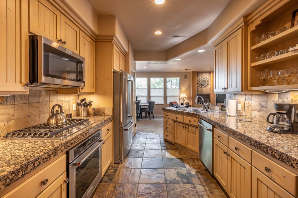 Kitchen with SS Apliances