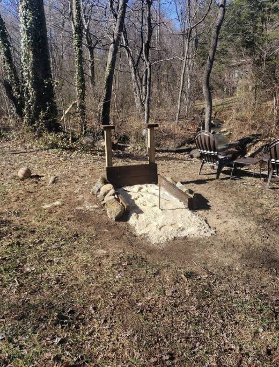 Test your skills at the horseshoe pit next to the tranquil creek.