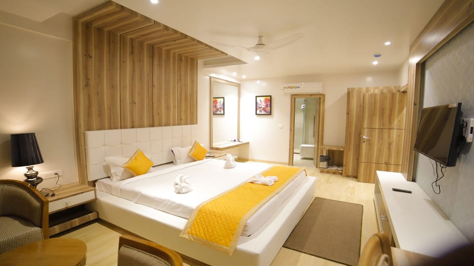 Suite | Soundproofing, rollaway beds (surcharge), WiFi (free)