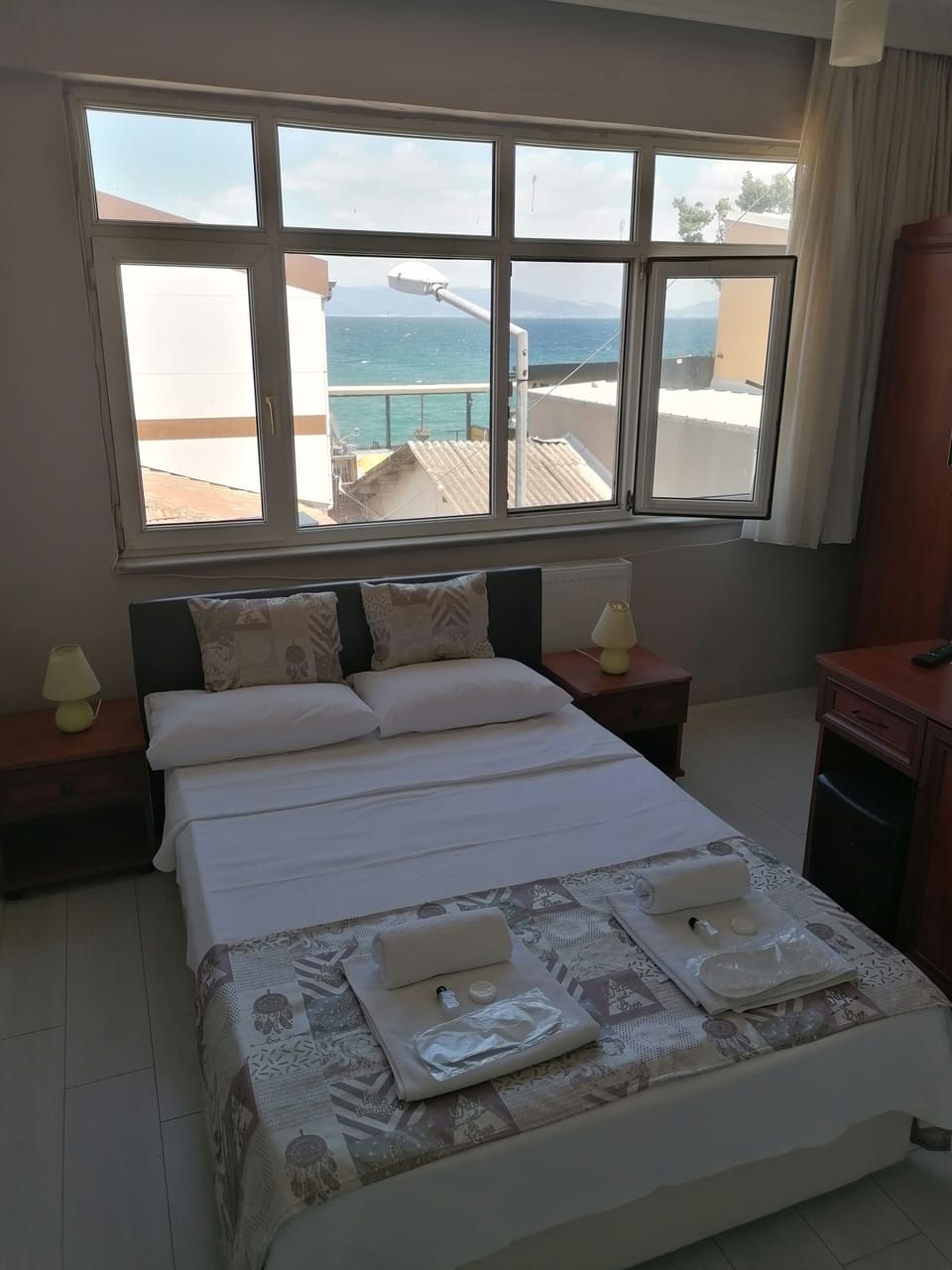 Family Double Room | Desk, laptop workspace, soundproofing, free WiFi