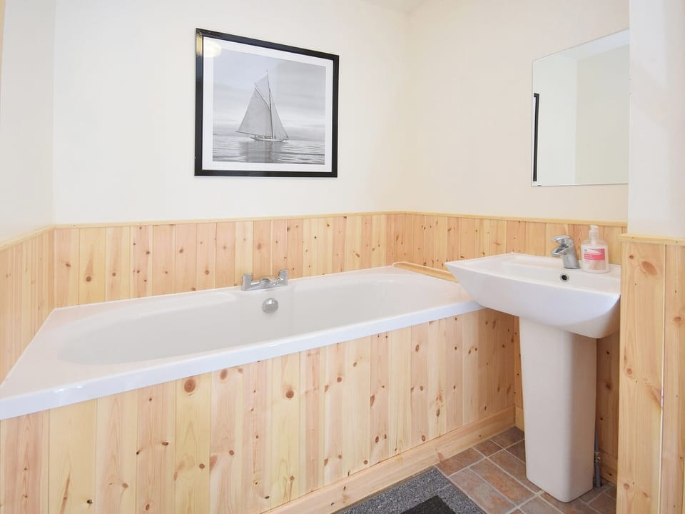 Bathroom | Bramley Farm Cottages - The Barn, Whalley