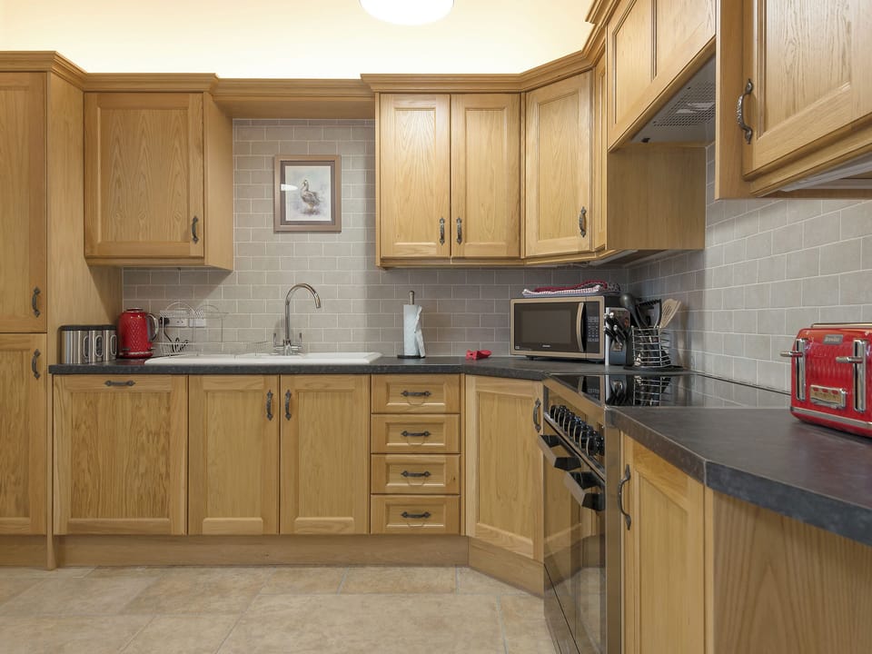 Well equipped, spacious kitchen | Harbour View - Riverside Barns, Wainfleet St. Mary, near Skegness