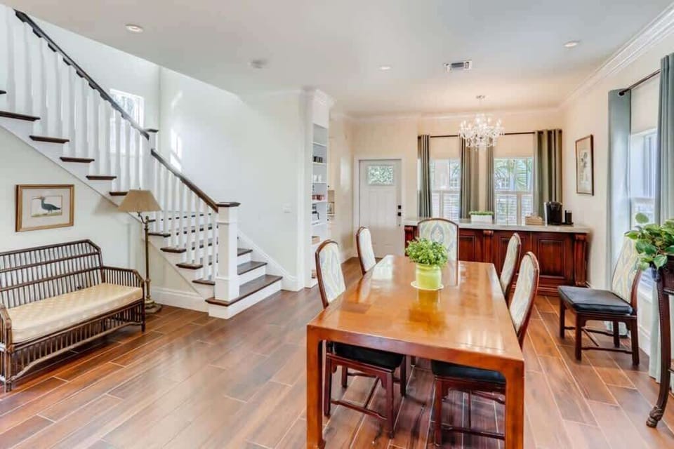 Living / Dining Room 3