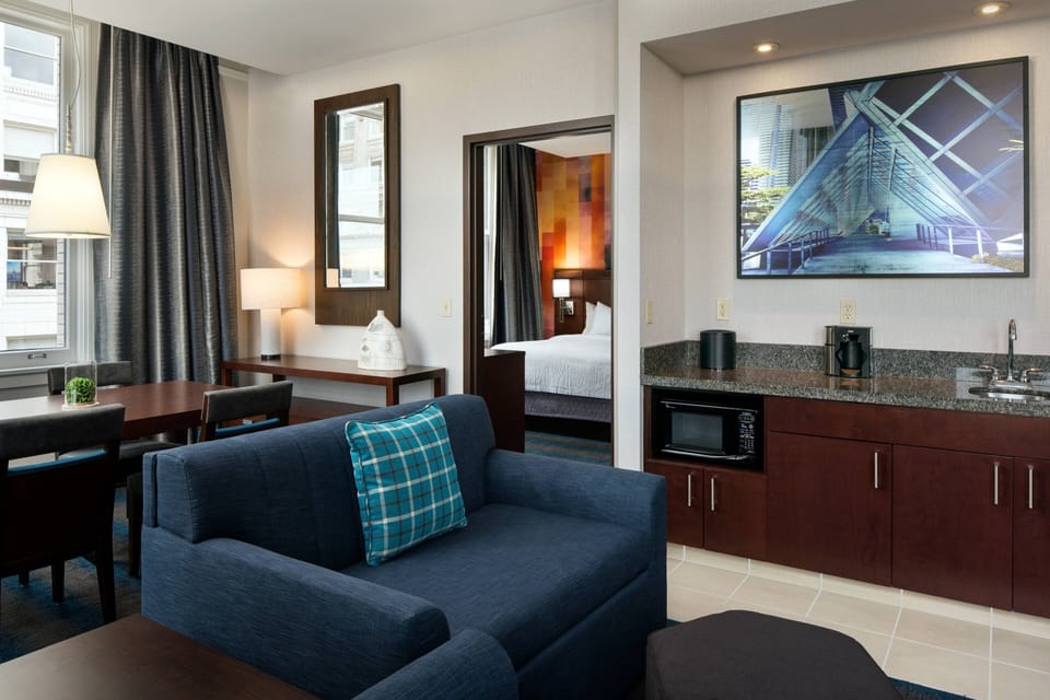 32-inch flat-screen TV with cable channels, TV, iPod dock