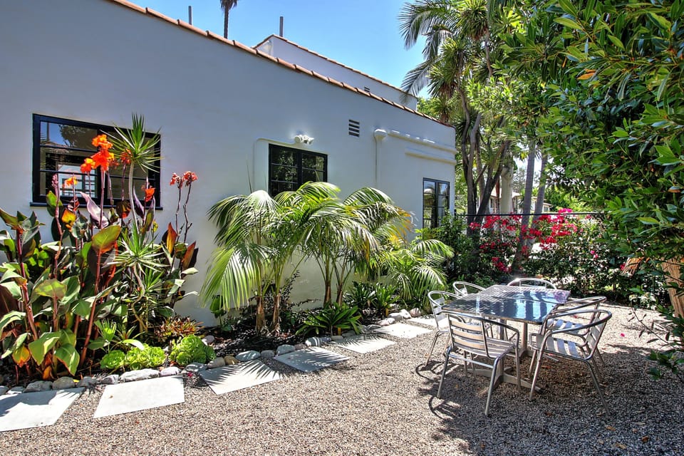 Amazing property you can enjoy both the exquisite outdoors and indoors as well!