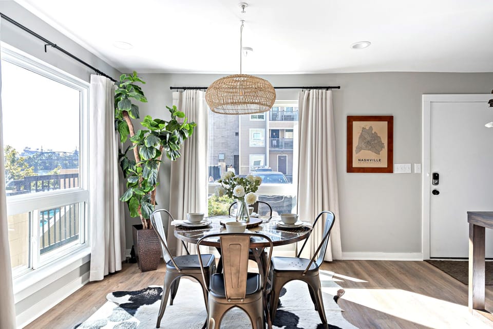 Tons of natural light!
