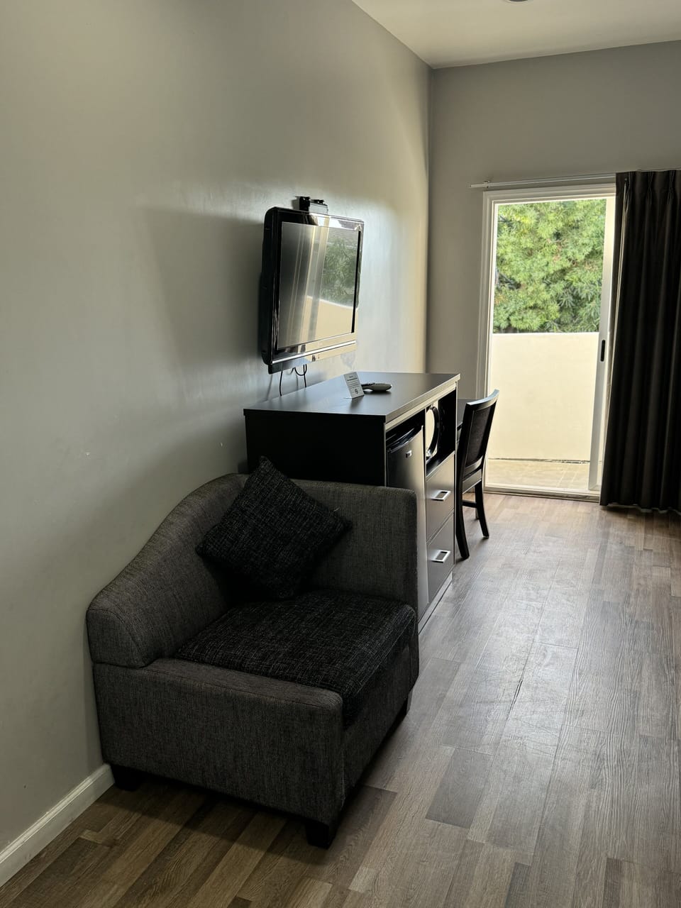 Executive Double Room, 1 King Bed, Balcony | Iron/ironing board, free WiFi, bed sheets