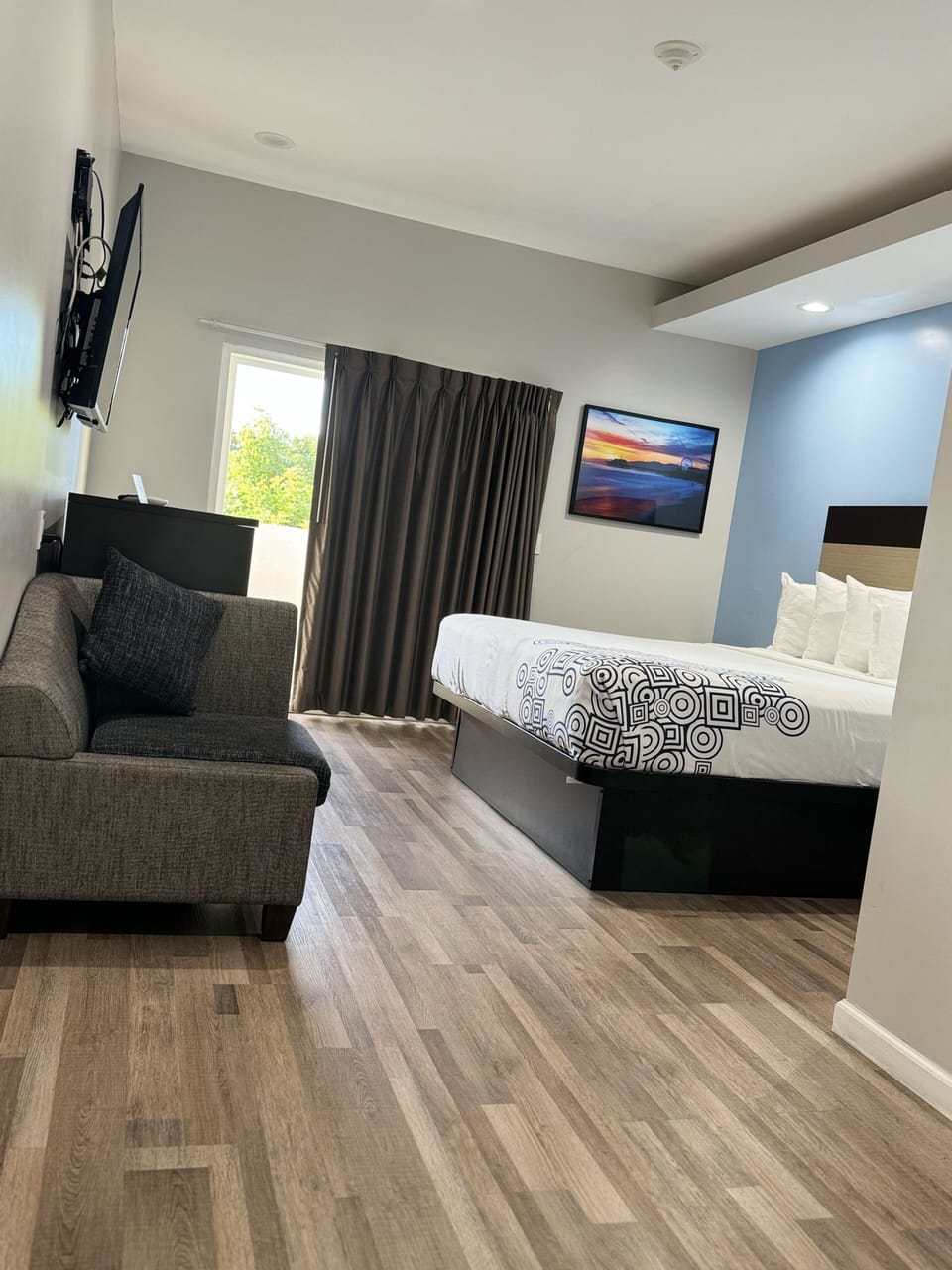 Executive Double Room, 1 King Bed, Balcony | Iron/ironing board, free WiFi, bed sheets