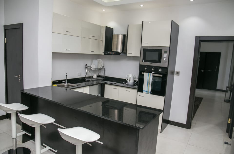 Presidential Suite, Non Smoking | Private kitchen | Fridge, electric kettle