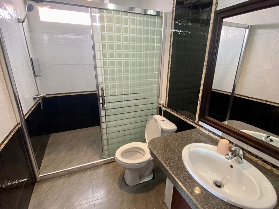 Superior Twin Room | Bathroom | Combined shower/tub, deep soaking tub, free toiletries, hair dryer