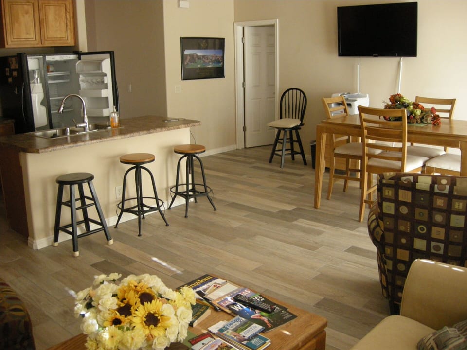 Living Room Open Kitchen Island Area.