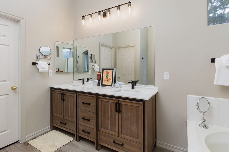 Master Bathroom - Tub and Shower