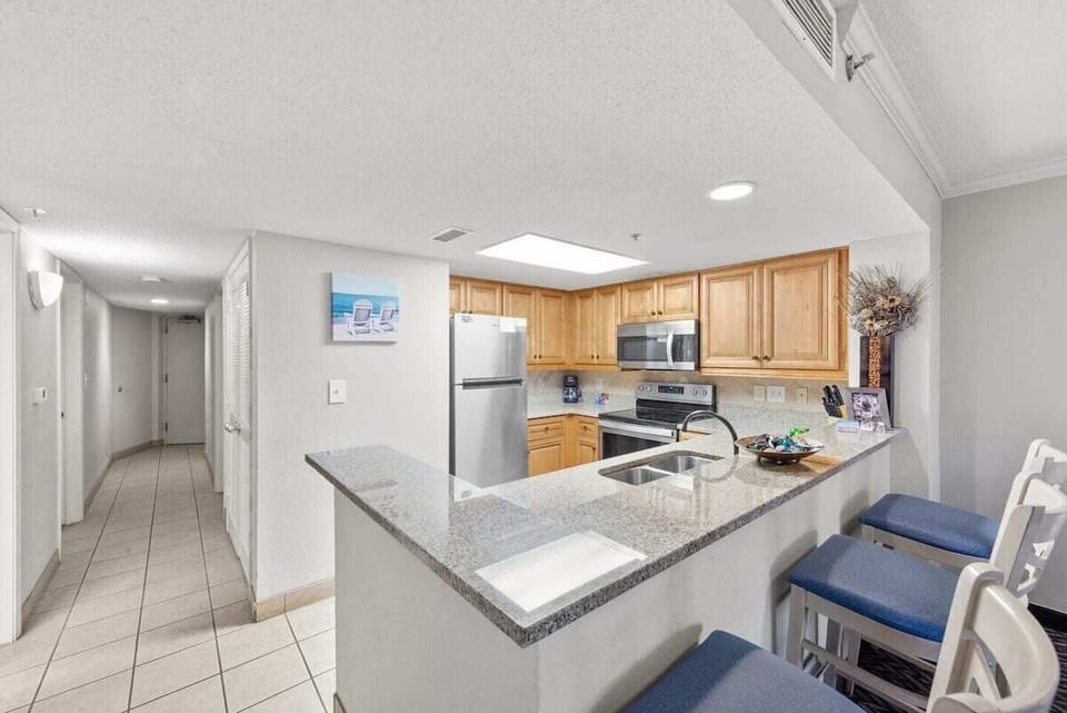 Prepare delicious meals in the spacious and stylish kitchen!