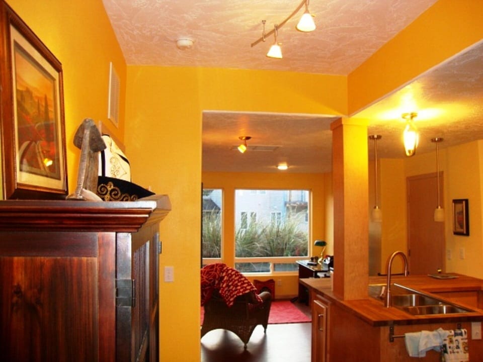 Ground floor 'apartment' - like space.