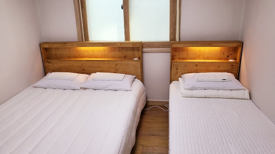Triple Room | Free WiFi, bed sheets