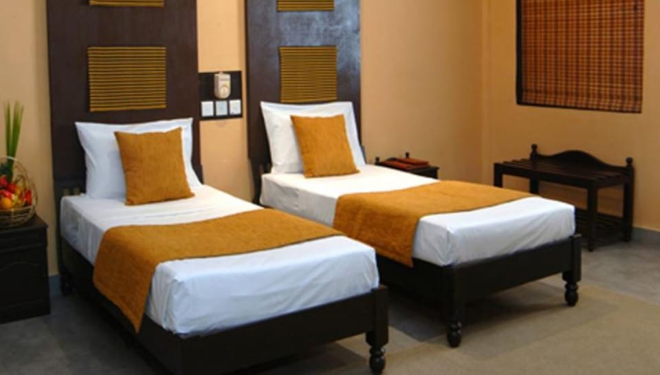 Standard Double or Twin Room, Non Smoking, Garden View | 4 bedrooms, blackout drapes, iron/ironing board, rollaway beds