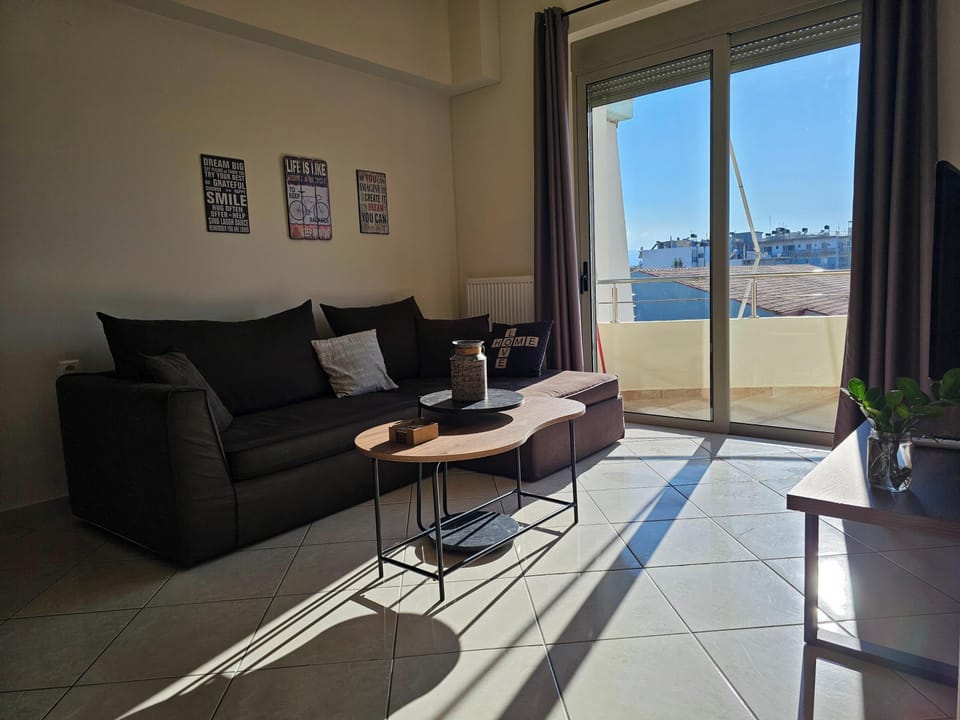 Apartment | Living area | 42-inch flat-screen TV with digital channels, TV