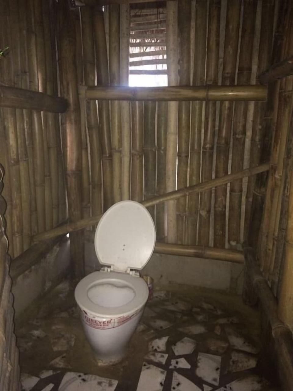 Combined shower/tub, deep soaking tub, rainfall showerhead