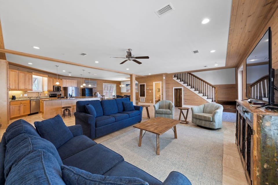 4 Summer Salt 4 Living Room