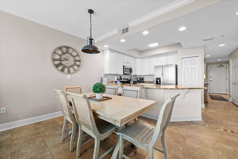 8 San Carlos 1205 Dining