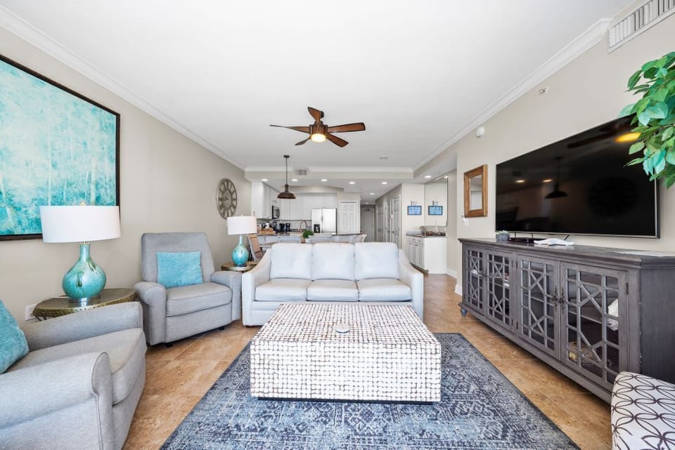 4 San Carlos 1205 Living Room