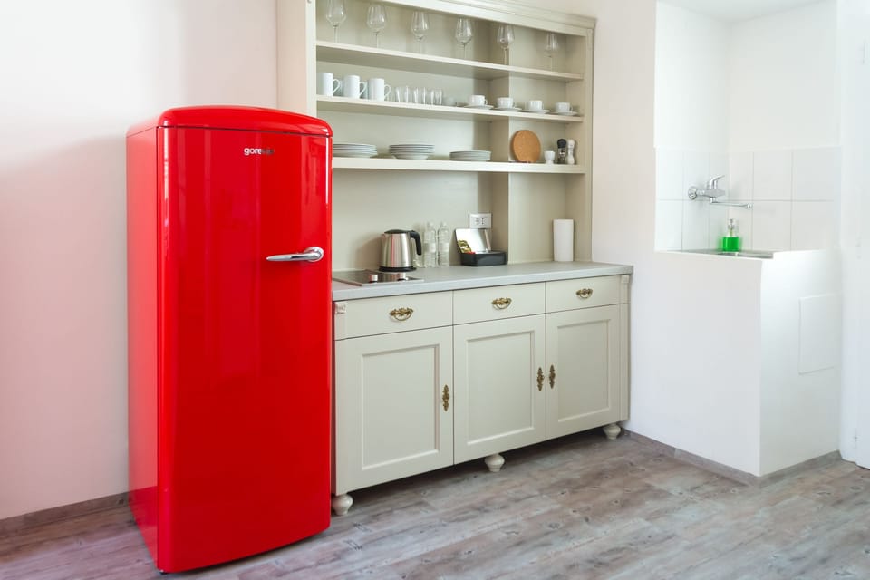 Apartment, 2 Bedrooms (The Lady's Chamber) | Private kitchenette | Fridge, electric kettle, paper towels