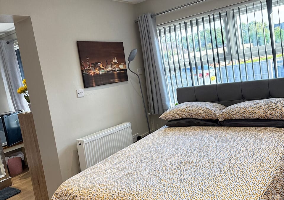 Double Room Room 1 | Free WiFi, bed sheets
