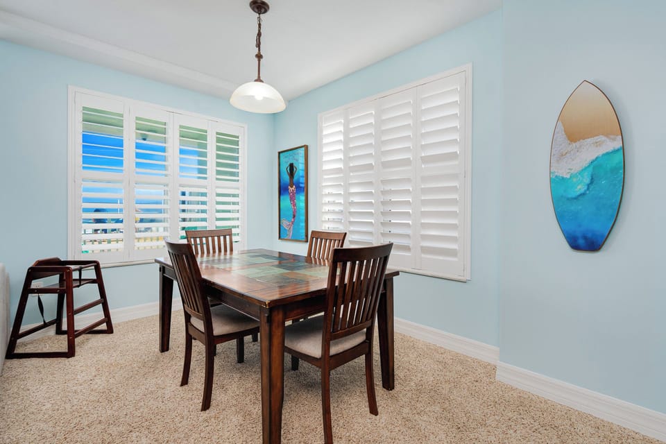 Oceanfront Dining Area
