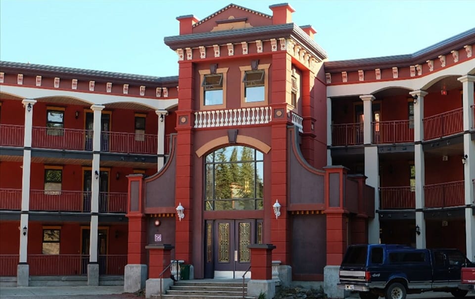 Grandview Building Main Entrance and Guest Parking