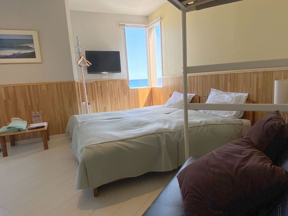 Comfort Twin Room, Private Bathroom | Bed sheets
