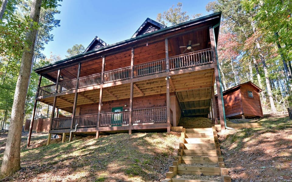 100 Acre Wood- Breathtaking wooden cabin