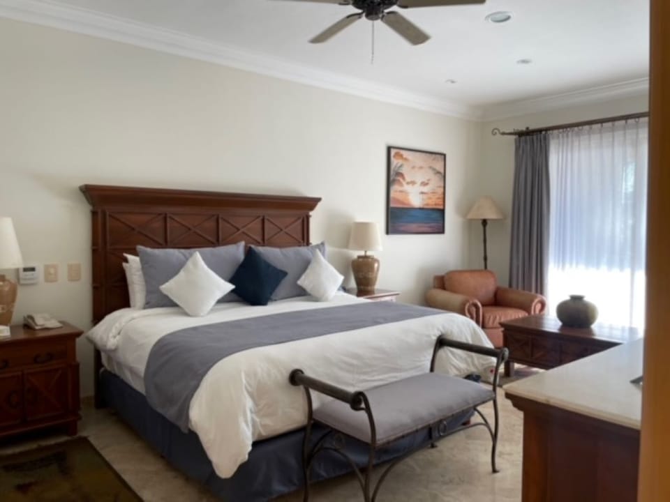 Master King.  Wonderful new Hotel Collection bedding.