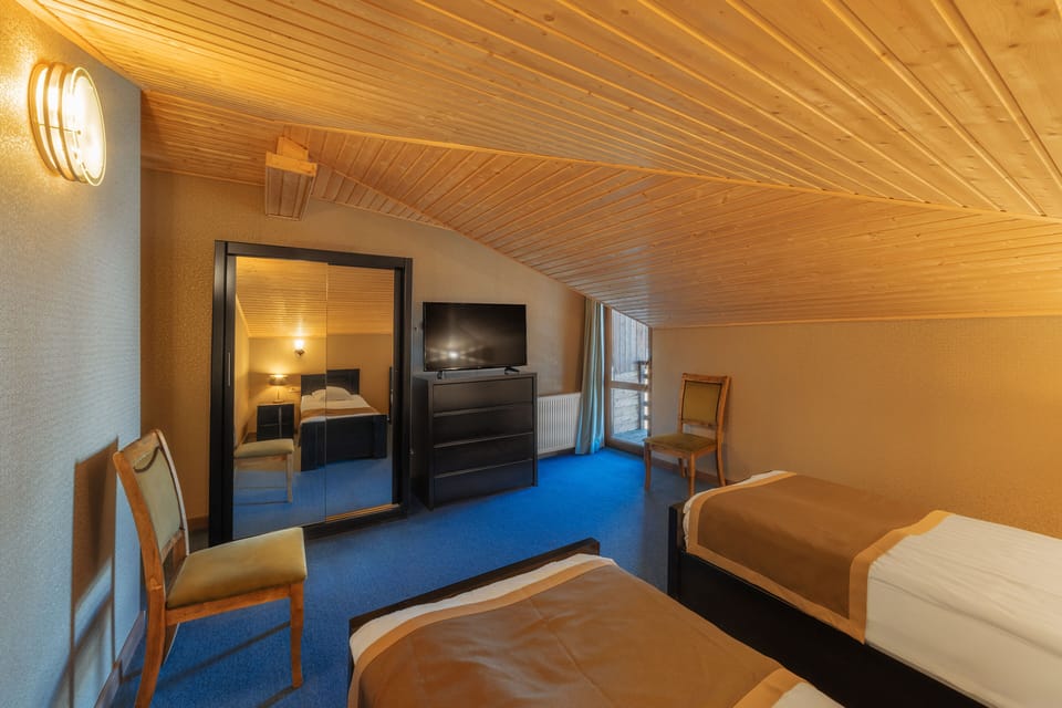 Family Suite | Premium bedding, in-room safe, desk, soundproofing