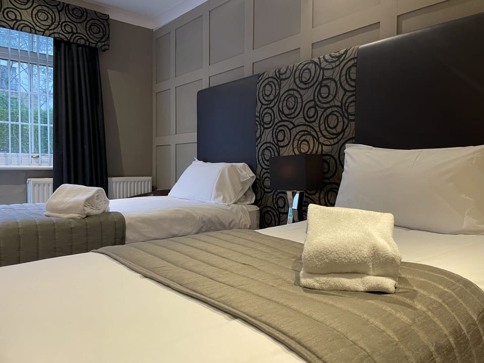 Twin Room, Ensuite (Bath/Shower)