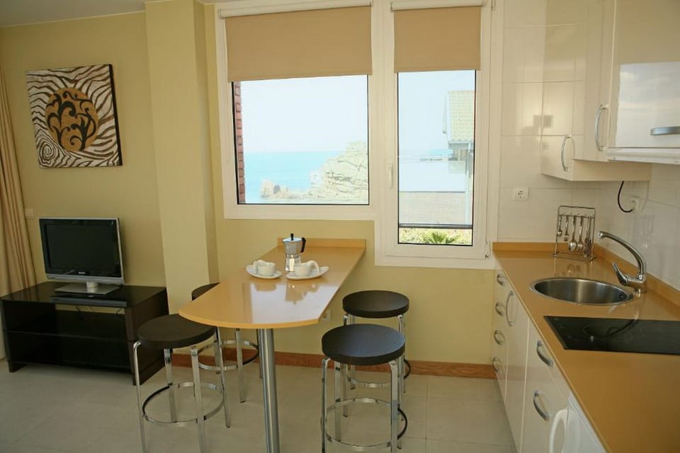 Apartment, Ensuite | Shared kitchen
